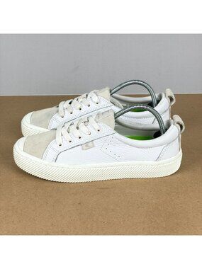 Cariuma OCA Leather Suede Casual Sneakers Womens 7.5 White Beige Low Top Shoes